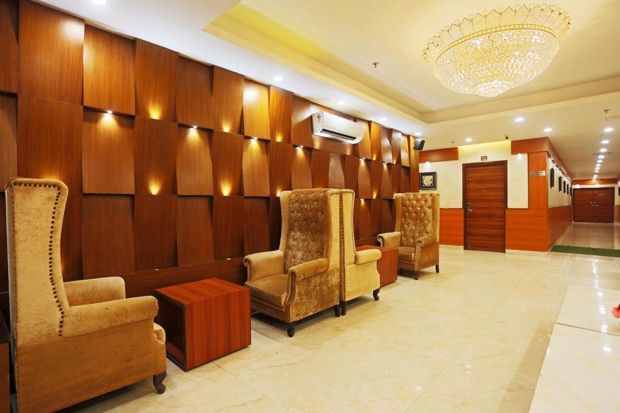 Hotel Capital O Green Palms Near Jhilmil Metro Station Nové Dillí Exteriér fotografie