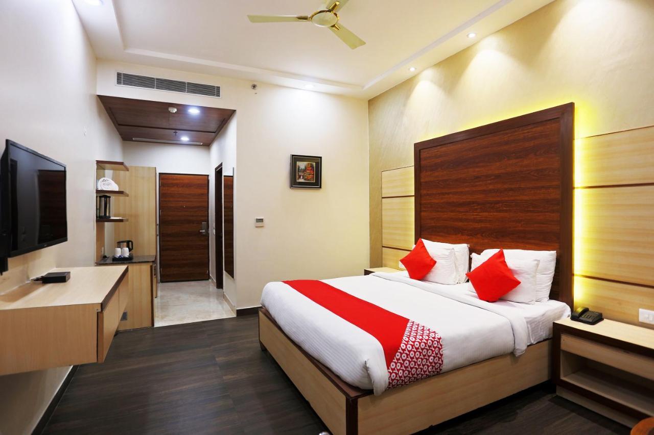 Hotel Capital O Green Palms Near Jhilmil Metro Station Nové Dillí Exteriér fotografie