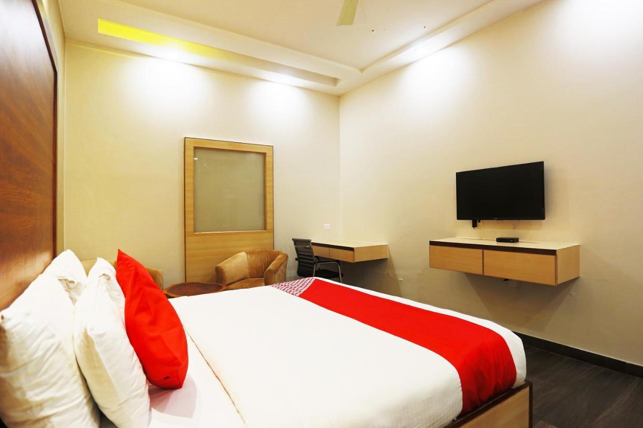 Hotel Capital O Green Palms Near Jhilmil Metro Station Nové Dillí Exteriér fotografie