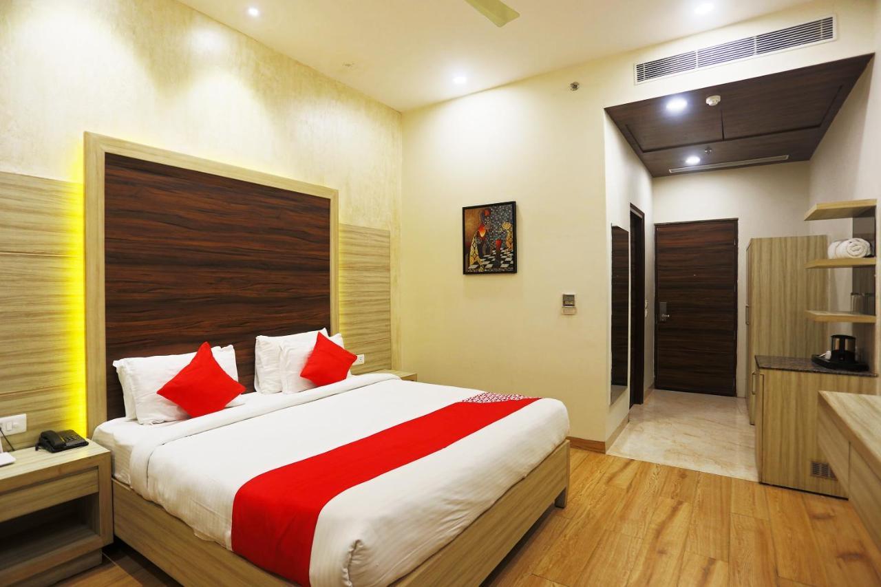 Hotel Capital O Green Palms Near Jhilmil Metro Station Nové Dillí Exteriér fotografie